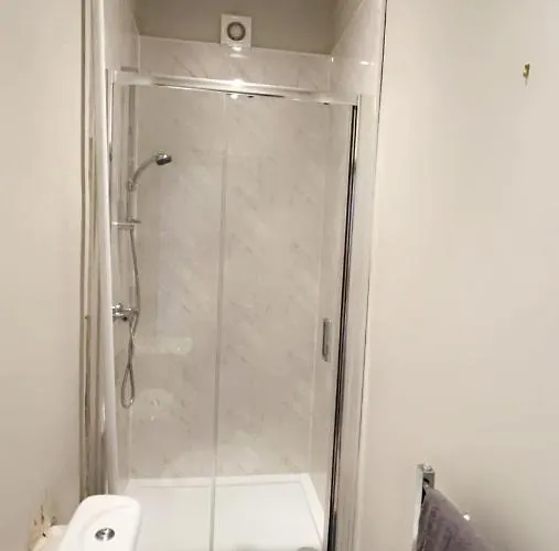 Wonderful, Woodville, Comfortable, Budget, Friendly 리즈