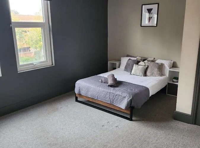 Wonderful, Woodville, Comfortable, Budget, Friendly Hotel *