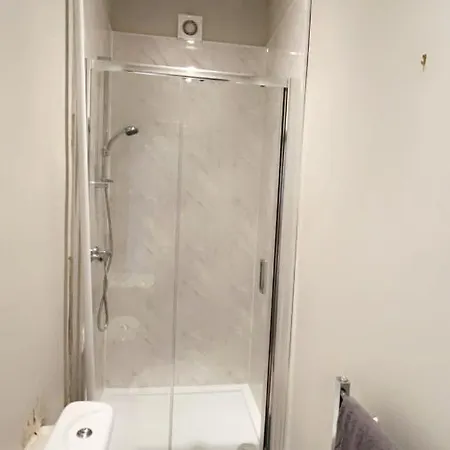 Wonderful, Woodville, Comfortable, Budget, Friendly Leeds (West Yorkshire)