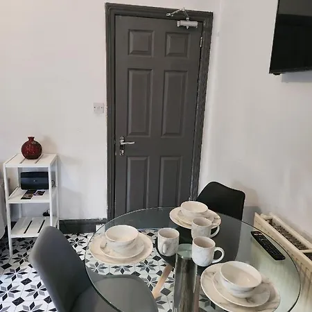 Wonderful, Woodville, Comfortable, Budget, Friendly Gasthof Leeds (West Yorkshire)